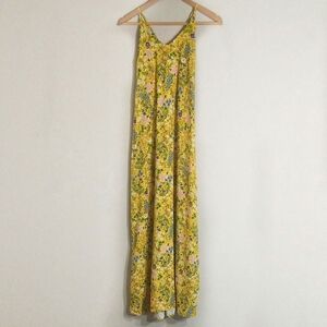 Old Navy Yellow Floral V-neck Maxi Dress Size Medium